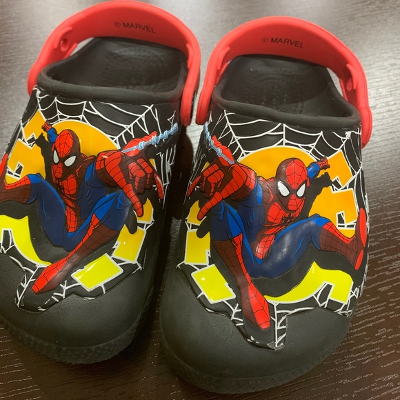 spiderman light up crocs